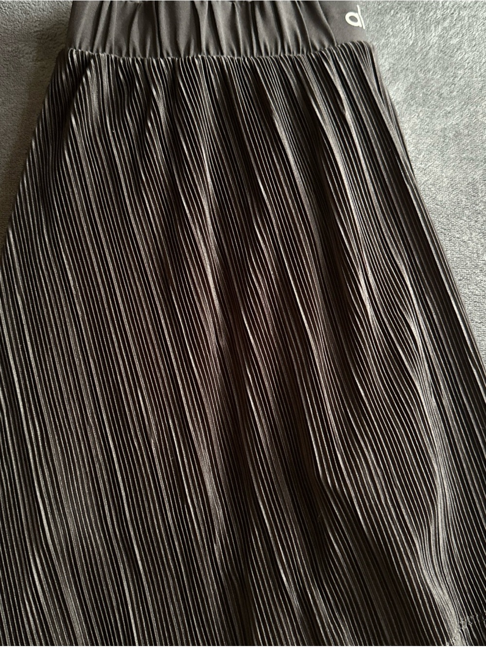 Alo  Skirt in Black with Elastic Waistband